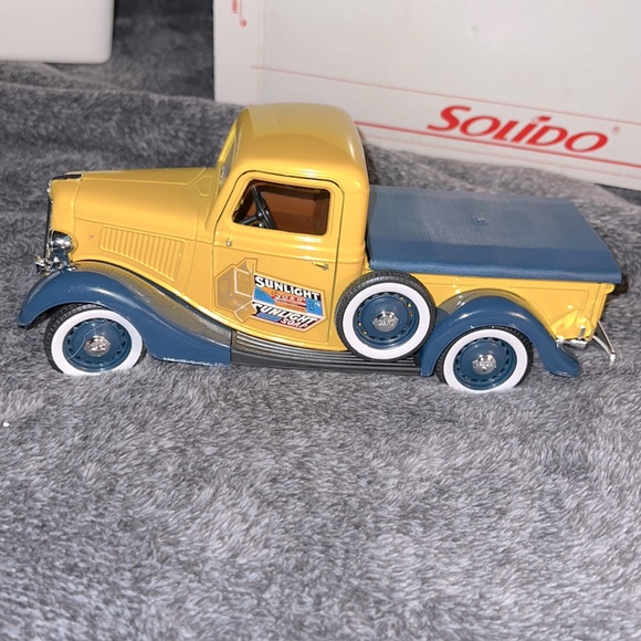 SOLIDO FORD V8 PICKUP SUNLIGHT SOAP REF 8020, YELLOW SILVER VINTAGE IN BOX - Picture 4 of 17